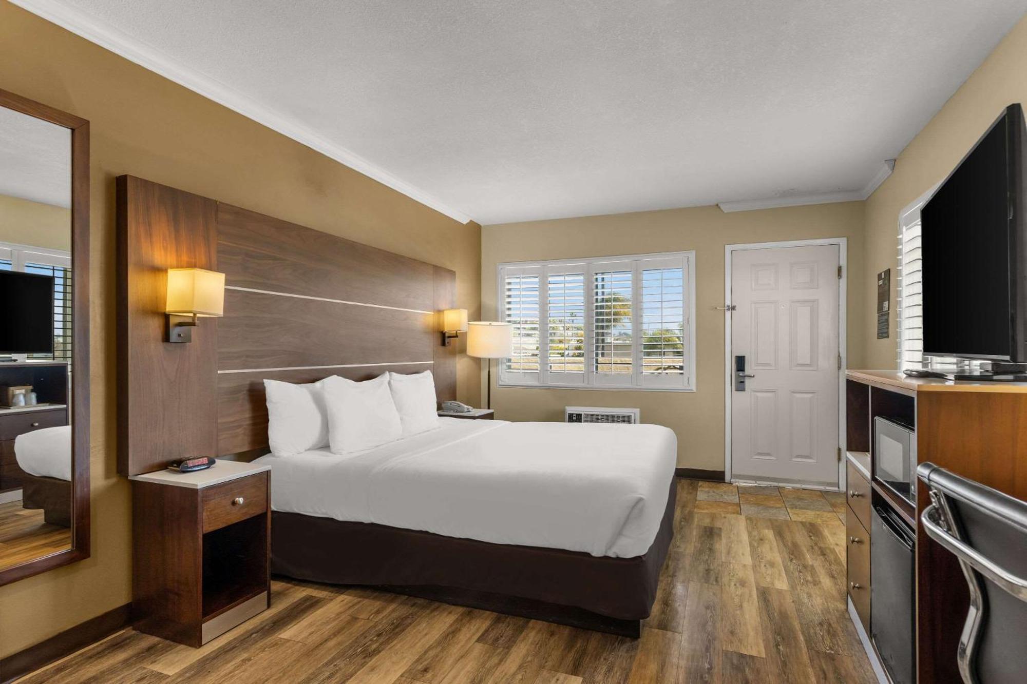 Comfort Inn San Diego Airport At The Harbor Екстериор снимка